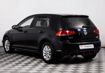 Подержанный автомобиль Volkswagen Golf Hatchback 2016 года (7 фото)