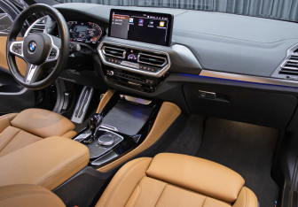 Подержанный автомобиль BMW X4 2021 года (11 фото)
