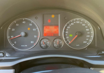 Подержанный автомобиль Volkswagen Jetta Sedan 2007 года (18 фото)