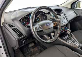 Подержанный автомобиль Ford Focus Sedan 2017 года (16 фото)