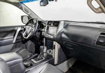Подержанный автомобиль Toyota Land Cruiser Prado 2013 года (11 фото)