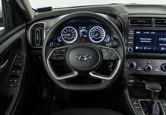 Подержанный автомобиль Hyundai Creta 2022 года (10 фото)