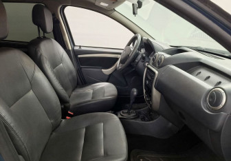 Подержанный автомобиль Renault Duster 2014 года (9 фото)