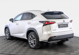 Подержанный автомобиль Lexus NX 2015 года (7 фото)