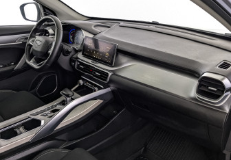 Подержанный автомобиль Geely Coolray 2023 года (13 фото)