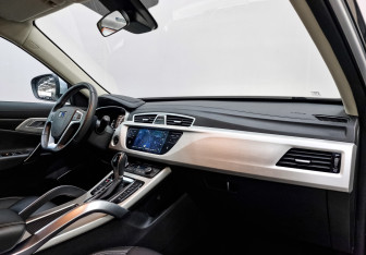 Подержанный автомобиль Geely Atlas 2021 года (13 фото)