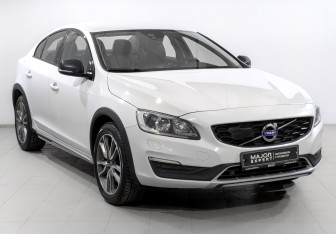 Подержанный автомобиль Volvo S60 Cross Country 2018 года (3 фото)
