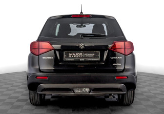 Подержанный автомобиль Suzuki Vitara 2020 года (6 фото)
