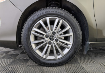 Подержанный автомобиль Citroen C4 Sedan 2016 года (12 фото)