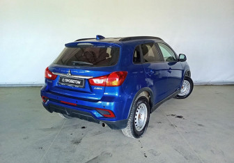 Подержанный автомобиль Mitsubishi ASX 2017 года (6 фото)