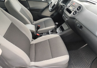 Подержанный автомобиль Volkswagen Tiguan 2010 года (9 фото)