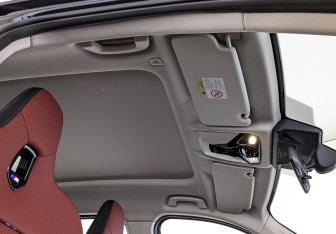Подержанный автомобиль BMW X1 2024 года (23 фото)