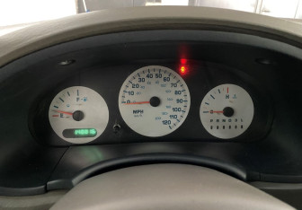 Подержанный автомобиль Dodge Caravan 2003 года (13 фото)