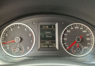 Подержанный автомобиль Volkswagen Tiguan 2009 года (17 фото)