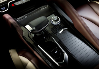 Подержанный автомобиль Geely Monjaro 2023 года (30 фото)