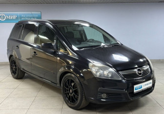 Подержанный автомобиль Opel Zafira Compactvan 2007 года (3 фото)