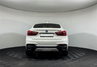 Подержанный автомобиль BMW X6 2018 года (4 фото)