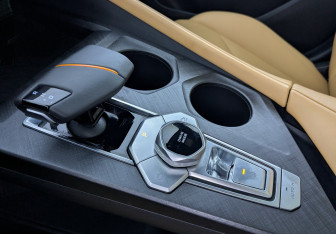 Подержанный автомобиль Changan UNI-V 2022 года (15 фото)