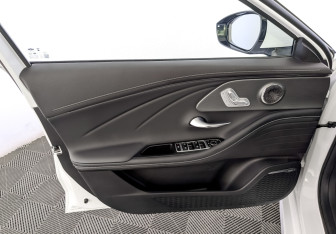 Подержанный автомобиль Chery Arrizo 8 2023 года (19 фото)