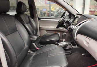 Подержанный автомобиль Mitsubishi Pajero Sport 2013 года (10 фото)