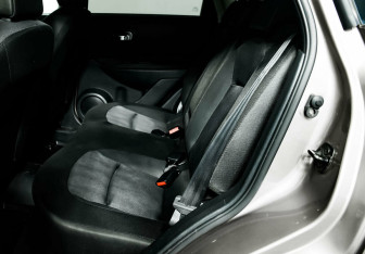 Подержанный автомобиль Nissan Qashqai 2012 года (14 фото)