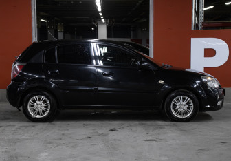 Подержанный автомобиль Kia Rio Hatchback 2010 года (4 фото)