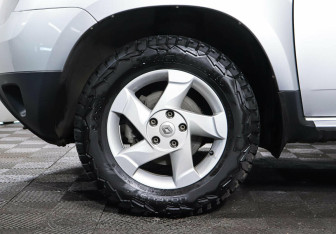 Подержанный автомобиль Renault Duster 2012 года (9 фото)