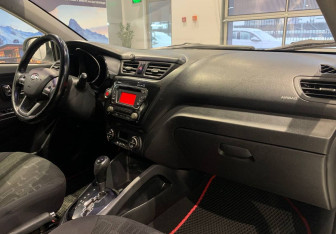 Подержанный автомобиль Kia Rio Sedan 2013 года (8 фото)
