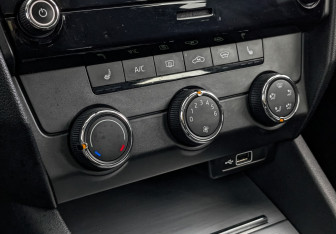 Подержанный автомобиль Skoda Octavia Liftback 2019 года (21 фото)