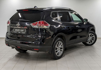 Подержанный автомобиль Nissan X-Trail 2015 года (5 фото)