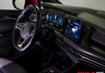 Подержанный автомобиль Volkswagen Golf GTI Hatchback 2021 года (22 фото)