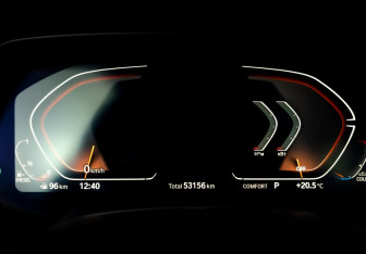 Подержанный автомобиль BMW X7 2021 года (13 фото)