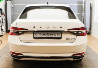 Подержанный автомобиль Skoda Superb Liftback 2024 года (5 фото)