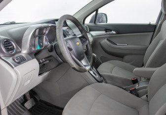 Подержанный автомобиль Chevrolet Orlando 2013 года (10 фото)