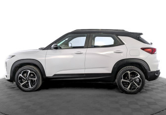 Подержанный автомобиль Chevrolet TrailBlazer 2021 года (8 фото)