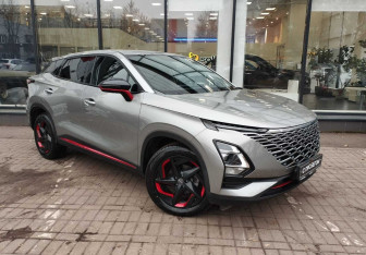 Подержанный автомобиль Omoda C5 2024 года (3 фото)