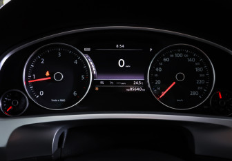 Подержанный автомобиль Volkswagen Touareg 2015 года (16 фото)