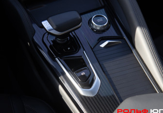 Подержанный автомобиль Geely Monjaro 2024 года (21 фото)