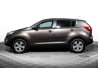 Подержанный автомобиль Kia Sportage 2012 года (3 фото)
