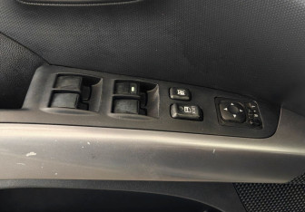 Подержанный автомобиль Mitsubishi Outlander 2008 года (16 фото)