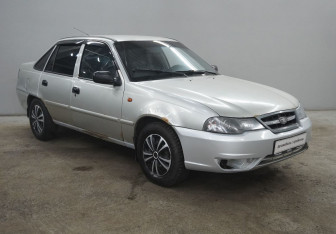 Подержанный автомобиль Daewoo Nexia Sedan 2009 года (3 фото)
