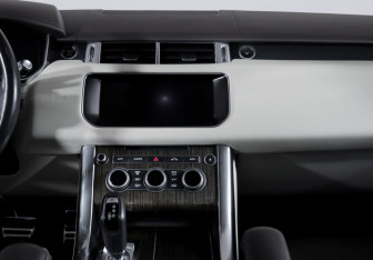 Подержанный автомобиль Land Rover Range Rover Sport 2017 года (13 фото)