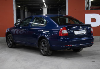 Подержанный автомобиль Skoda Octavia Liftback 2011 года (7 фото)