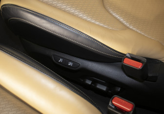 Подержанный автомобиль Kia Carnival 2020 года (17 фото)