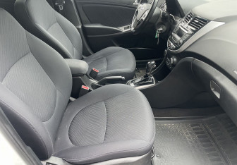 Подержанный автомобиль Hyundai Solaris Sedan 2015 года (9 фото)