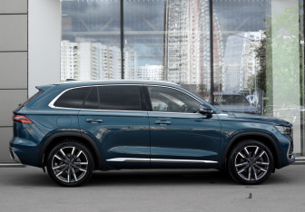 Подержанный автомобиль Geely Monjaro 2023 года (3 фото)