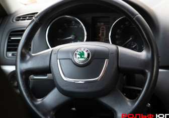 Подержанный автомобиль Skoda Yeti 2010 года (9 фото)