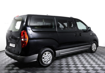 Подержанный автомобиль Hyundai H-1 2018 года (5 фото)