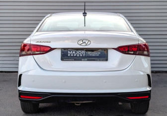 Подержанный автомобиль Hyundai Solaris Sedan 2021 года (6 фото)