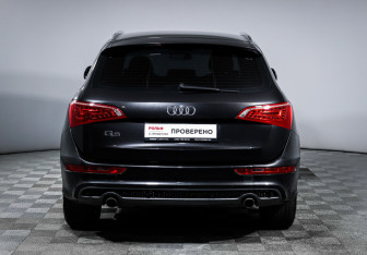 Подержанный автомобиль Audi Q5 2009 года (6 фото)